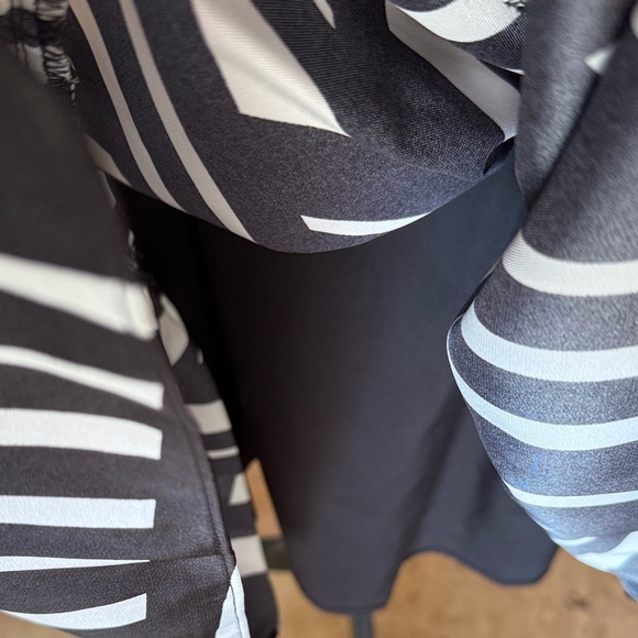 Karl Lagerfeld Monochrome Geometric Midi Dress - Picture 2 of 9